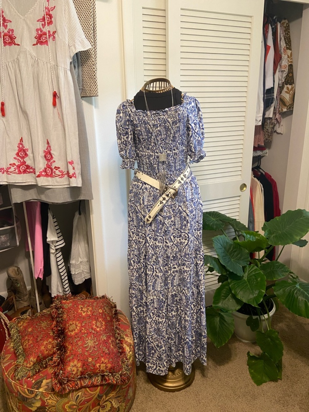 Max Studio Blue and White Floral Maxi Dress with Puff Sleeves